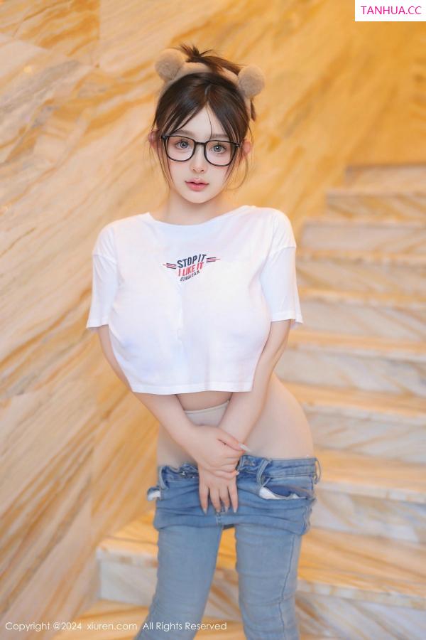 娜娜子呀  [XiuRen]高清写真图 2024.07.05 No.8809 娜娜子yy 翘臀美腿第28张图片